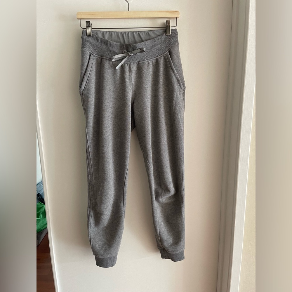 Lululemon High Rise Scuba Joggers 7/8 Length